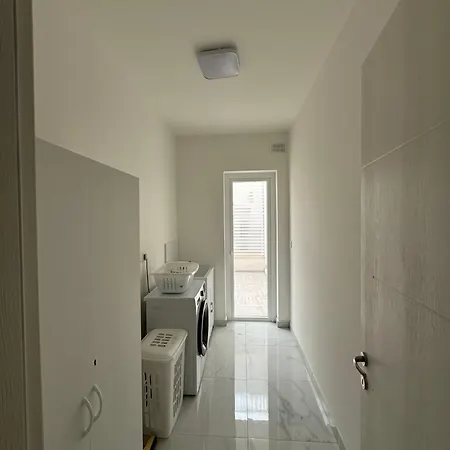 Shalom 3 Bedroom Maisonette *